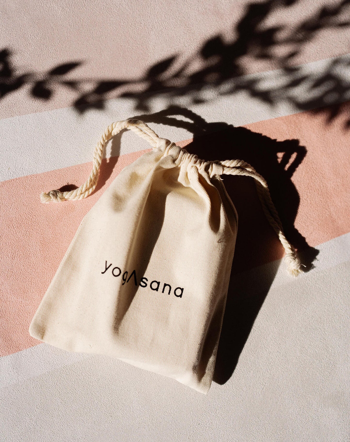 Traveling pouch